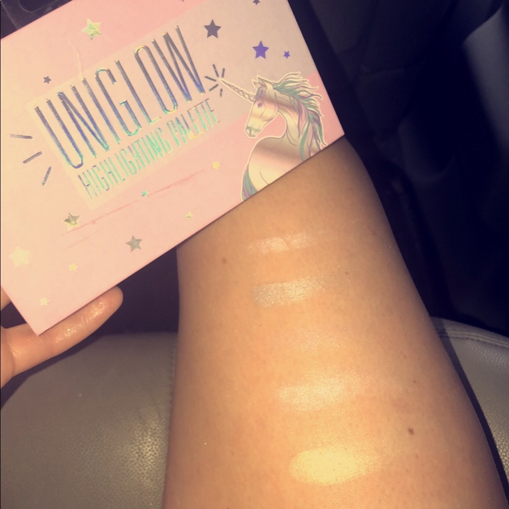 UNICORN HIGHLIGHTING PALETTE